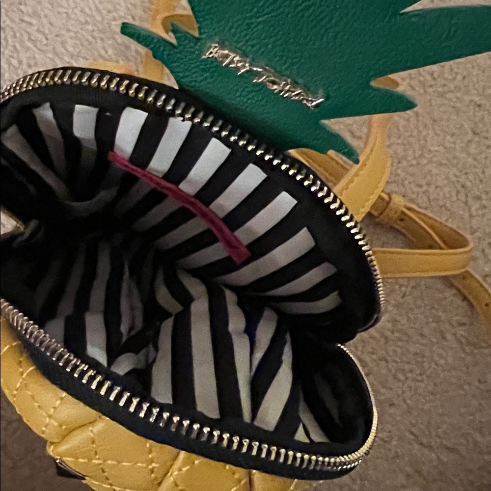 Betsey Johnson “Pineapple of My Eye” Yellow Mini Backpack NWOT - Picture 6 of 8